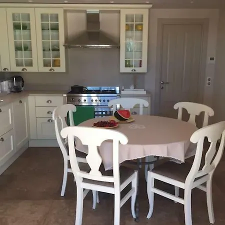 Dans Avec Piscine Et Barbeque, Raphael Valescure, Plages Appartement *